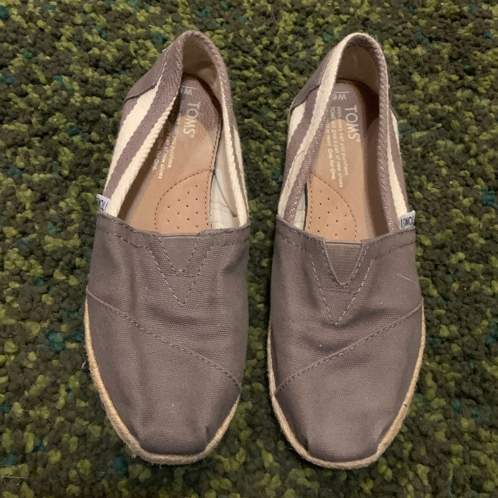 Tom’s shoes women’s size 6 flats
